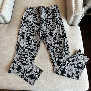 Women's Chiclos Jeggings Black and White Floral Brushed Denim 1R